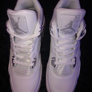 Air Jordan 4s white size 10.5